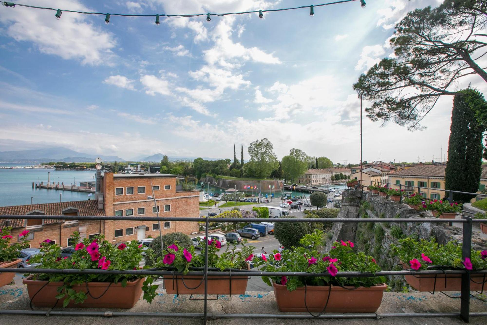 Casa Del Faro - Happy Rentals Peschiera del Garda Dış mekan fotoğraf